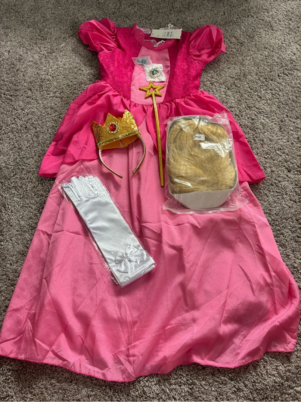 NWT Princess Peach Costume Full Set Size 140 | Dress Wig Gloves Wand Crown